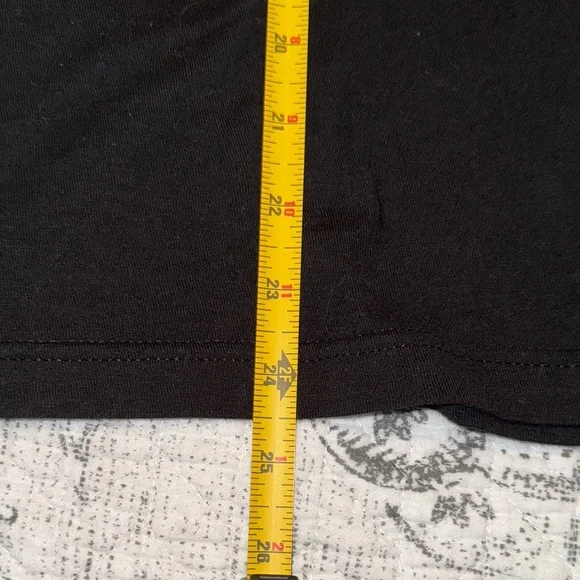 NWOT Motley Crue Graphic T-Shirt - Picture 5 of 7